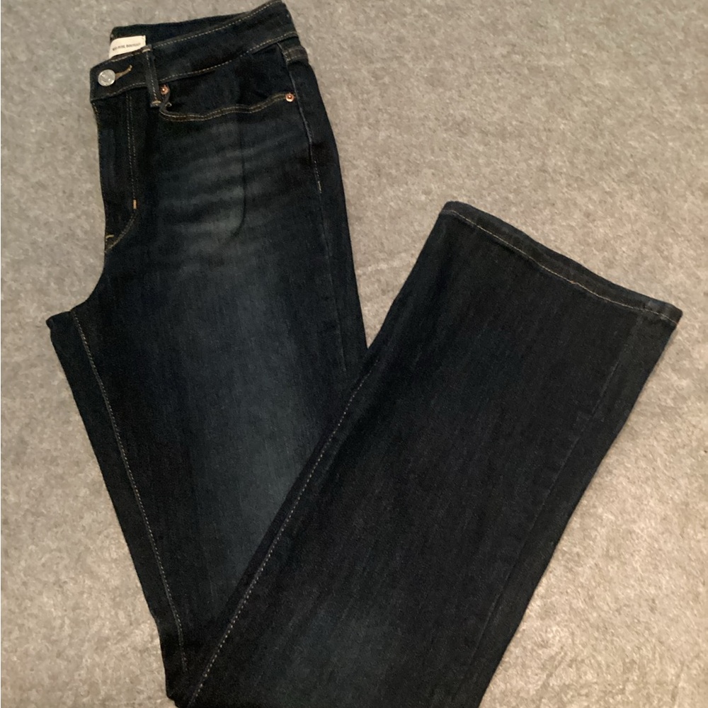 Signature by Levi Strauss Women's Deep Indigo Bootcut Jeans, mid-rise.  (C11)